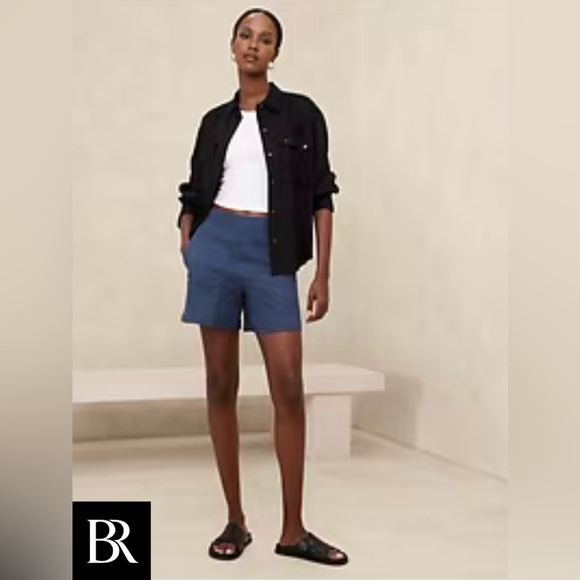Banana Republic Factory Pants - Banana Republic Factory women Linen Blend Easy Shorts. Size Small. NWT!